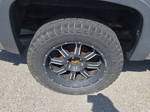 Used 2011 Chevrolet Silverado 1500 LS AWD/4WD image 10