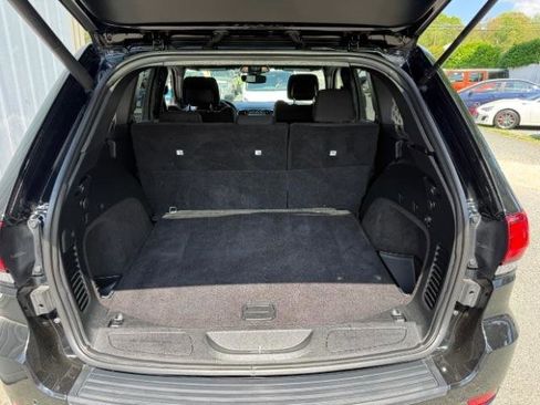 Used 2019 Jeep Grand Cherokee Laredo image 5