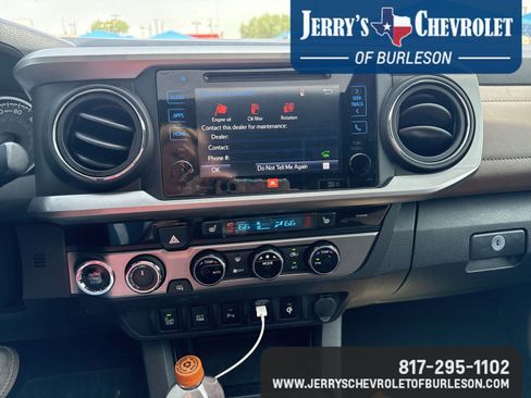Used 2016 Toyota Tacoma Limited w/ Towing Package AWD/4WD image 13