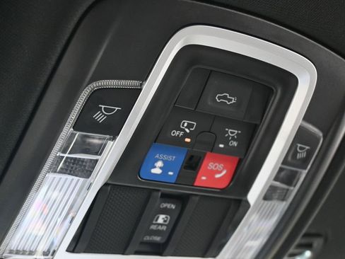 Used 2023 RAM 1500 Laramie RWD image 25
