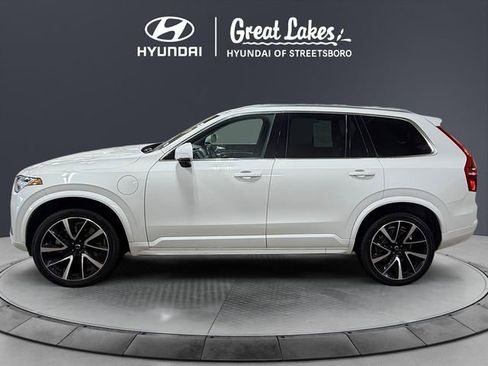 Used 2020 Volvo XC90 T8 Momentum image 2