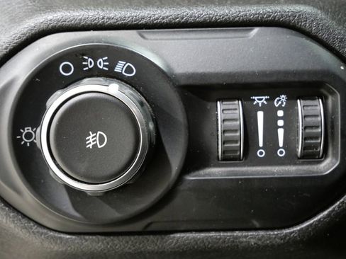 Used 2018 Jeep Wrangler Unlimited Sport image 15