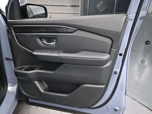 Used 2023 Honda Pilot Elite image 25