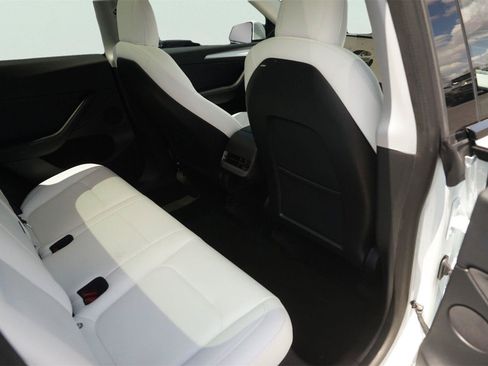 Used 2022 Tesla Model Y Performance AWD/4WD image 15