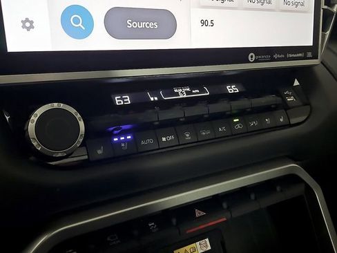 Used 2024 Toyota Sequoia Platinum AWD/4WD image 18