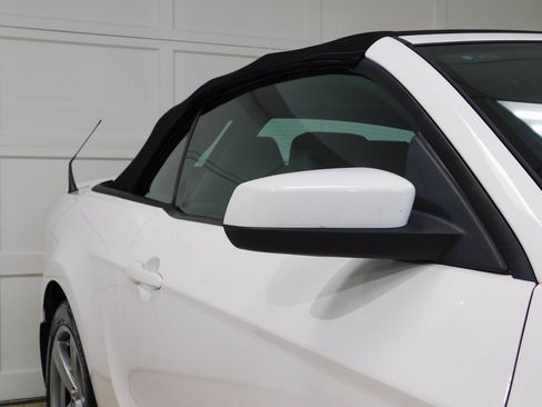 Used 2013 Ford Mustang GT Premium image 22