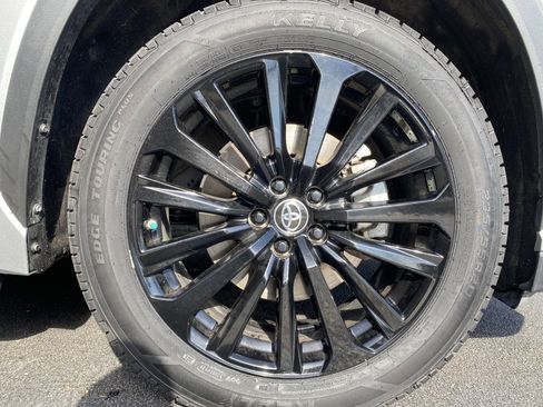 Used 2023 Toyota Highlander XSE image 13