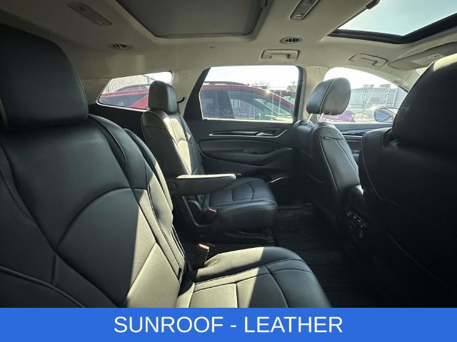 Used 2020 Buick Enclave Avenir w/ Avenir Technology Package AWD/4WD image 3