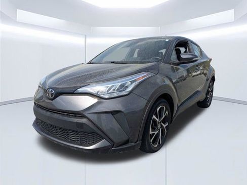 Used 2022 Toyota C-HR XLE image 8