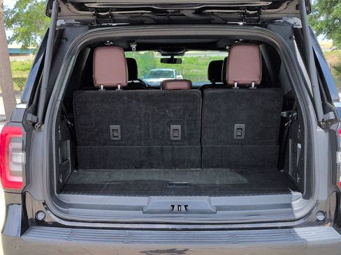 Used 2024 Ford Expedition Limited RWD image 24