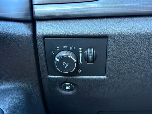 Used 2019 Jeep Grand Cherokee Laredo image 33