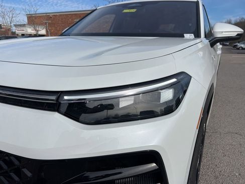 New 2026 Volkswagen Tiguan SEL R-Line image 9