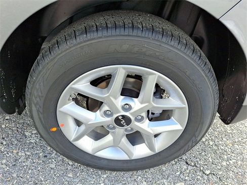 New 2025 Kia Soul LX w/ LX Technology Package image 5