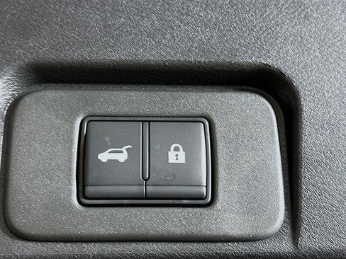 Used 2026 Nissan Rogue SV FWD image 29