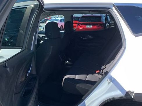 Used 2024 GMC Terrain SLE FWD image 18