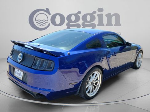 Used 2013 Ford Mustang GT Premium RWD image 4