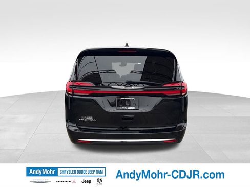 Used 2025 Chrysler Pacifica Select FWD image 6
