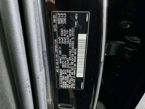 Used 2021 Volvo XC90 T5 Momentum w/ Protection Package Premier image 12