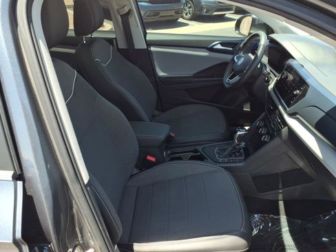 Certified 2023 Volkswagen Taos SE FWD image 11