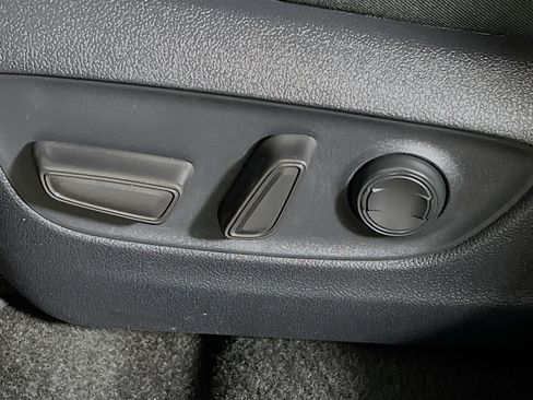 Used 2025 Toyota RAV4 XLE image 16