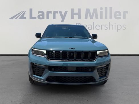 Used 2026 Jeep Grand Cherokee Summit w/ Obsidian Package AWD/4WD image 8