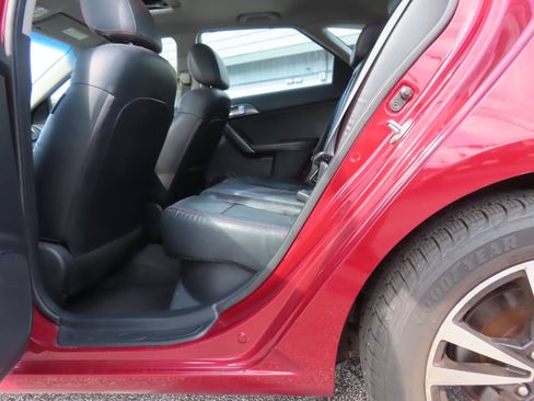Used 2012 Kia Forte SX w/ Tech Pkg FWD image 13