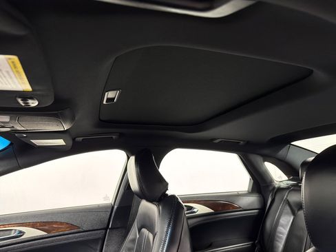 Used 2020 Lincoln MKZ Reserve w/ Elements Package FWD image 11