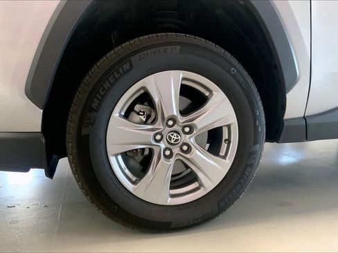 Used 2022 Toyota RAV4 XLE image 8