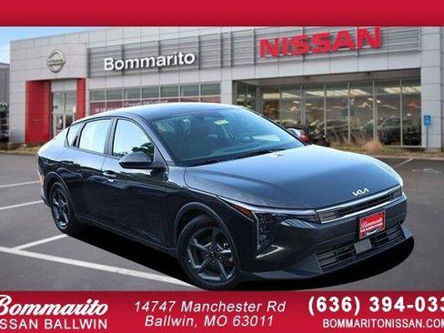 Used 2025 Kia K4 FWD image 1
