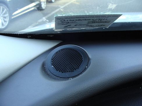 Used 2017 Jaguar XF Prestige image 32