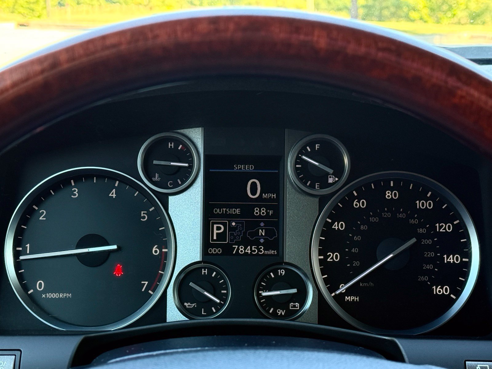 Used 2015 Lexus LX 570 4WD image 28