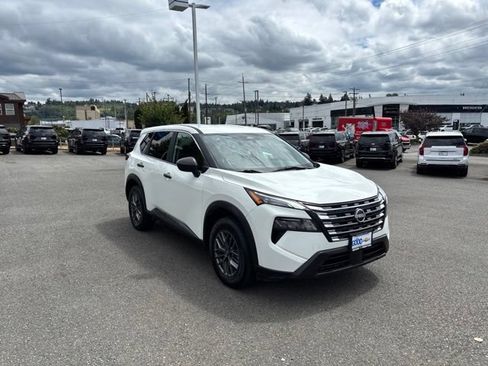 Used 2024 Nissan Rogue S FWD image 7