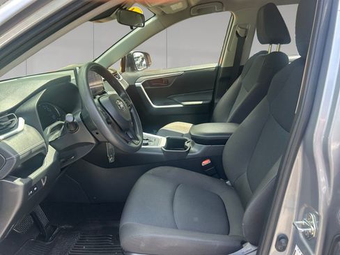 Used 2024 Toyota RAV4 LE AWD/4WD image 10