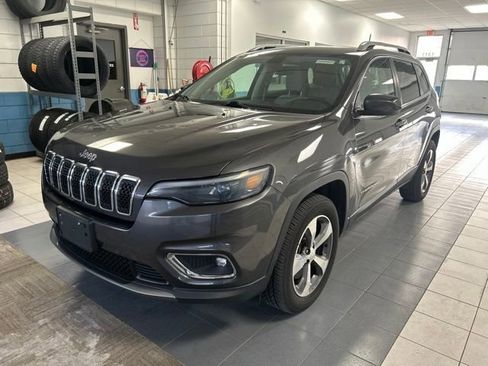 Used 2019 Jeep Cherokee Limited AWD/4WD image 2