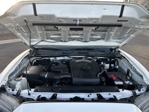 Used 2017 Toyota Tacoma TRD Sport image 20