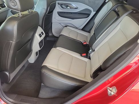 Used 2023 GMC Terrain SLT w/ Infotainment Package II FWD image 14