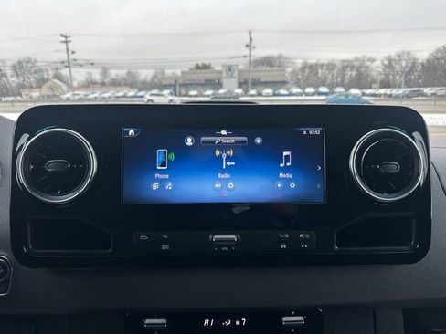 Used 2025 Mercedes-Benz Sprinter 2500 image 22