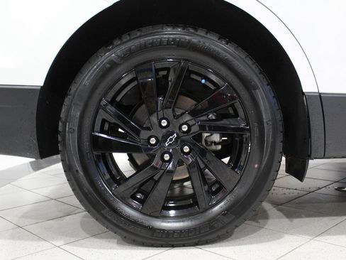 Used 2023 Chevrolet Equinox LS w/ Midnight Edition image 10