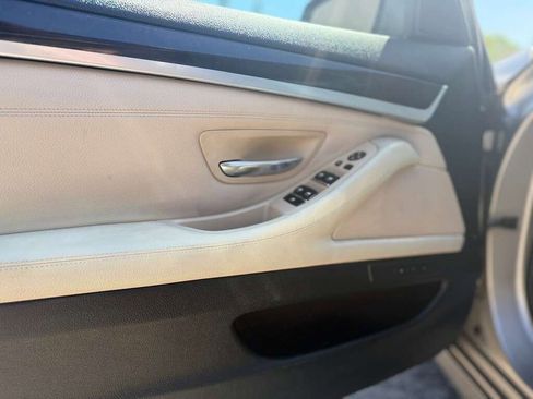 Used 2011 BMW 528i Sedan RWD image 9
