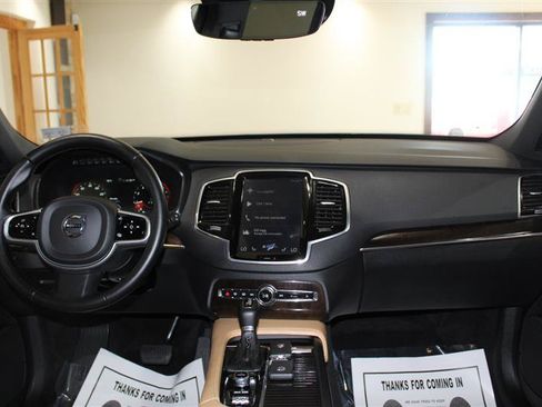 Used 2017 Volvo XC90 T5 Momentum AWD/4WD image 14
