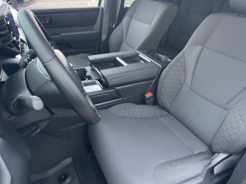 New 2026 Toyota Tundra SR image 18