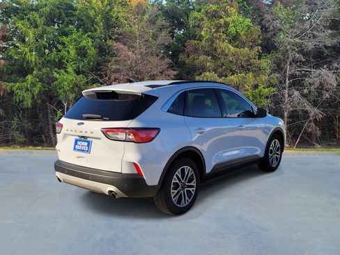 Used 2020 Ford Escape SEL image 17