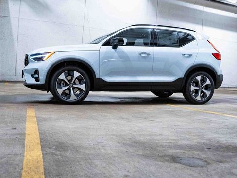 New 2026 Volvo XC40 B5 Plus w/ Protection Package Premier image 3