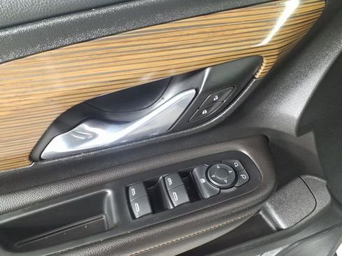 Used 2020 GMC Terrain SLE w/ Driver Convenience Package image 14