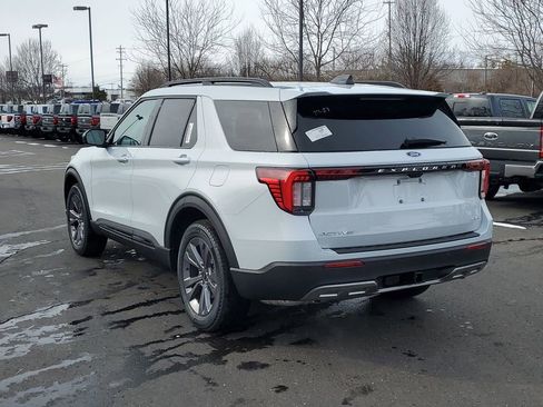 New 2026 Ford Explorer Active w/ Active Comfort Package image 6