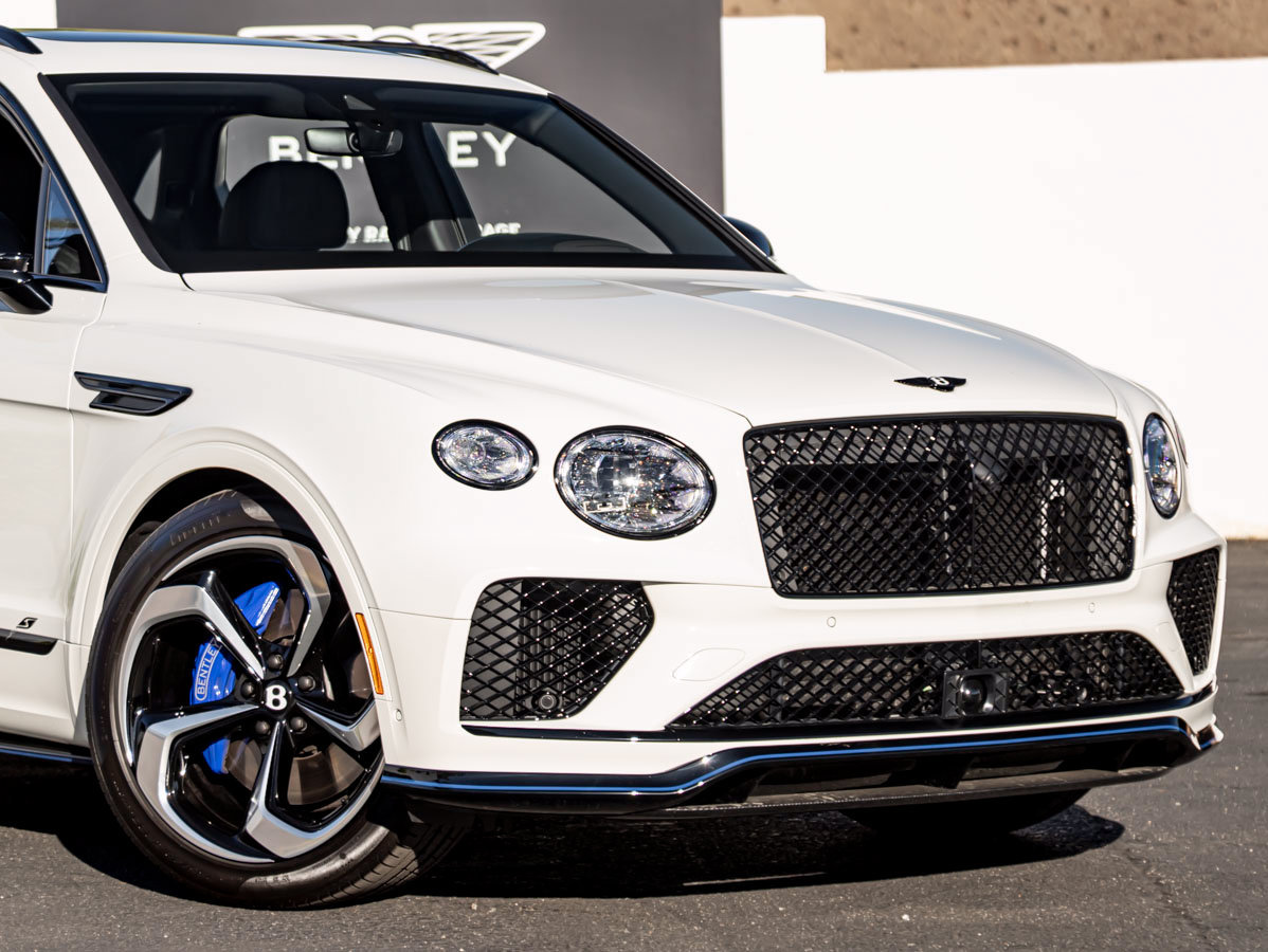 Certified 2025 Bentley Bentayga AWD/4WD image 10