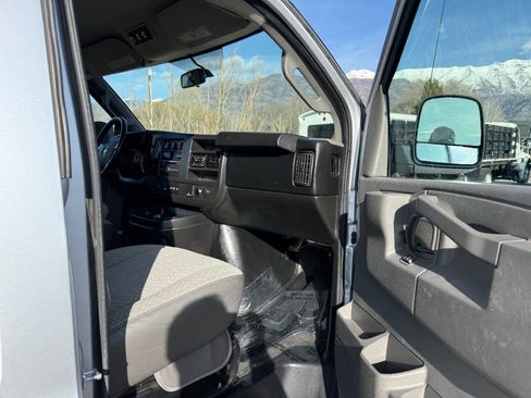 Used 2016 Chevrolet Express 2500 LS image 17