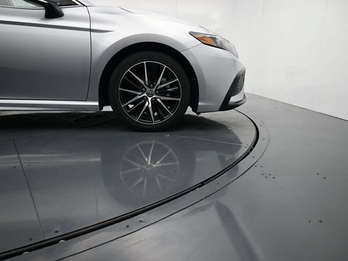 Used 2024 Toyota Camry SE FWD image 11