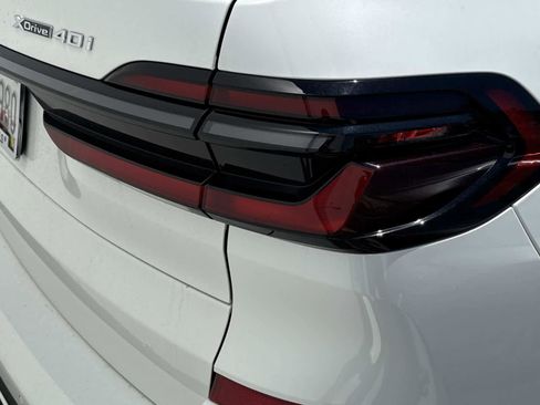 Used 2026 BMW X7 xDrive40i w/ M Sport Package AWD/4WD image 9