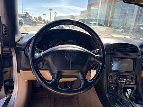 Used 2000 Chevrolet Corvette Coupe w/ Roof Pkg image 12